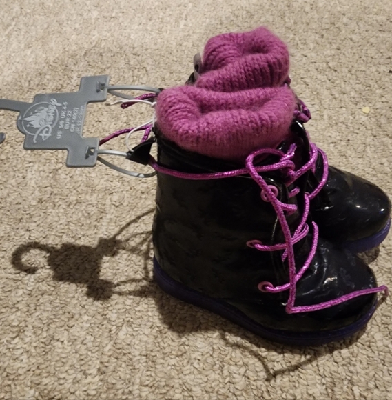 NEW, Disney Store Toddler girl 5/6 vampirina boots - Picture 1 of 5